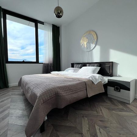 Apartment In Axis Towers, Tbilisi Business Center エクステリア 写真
