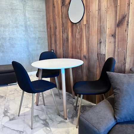 Apartment In Axis Towers, Tbilisi Business Center エクステリア 写真