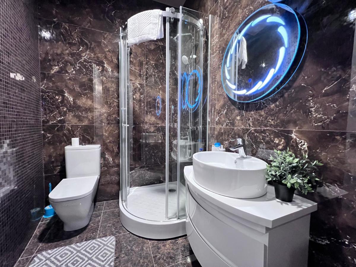 Apartment In Axis Towers, Tbilisi Business Center エクステリア 写真