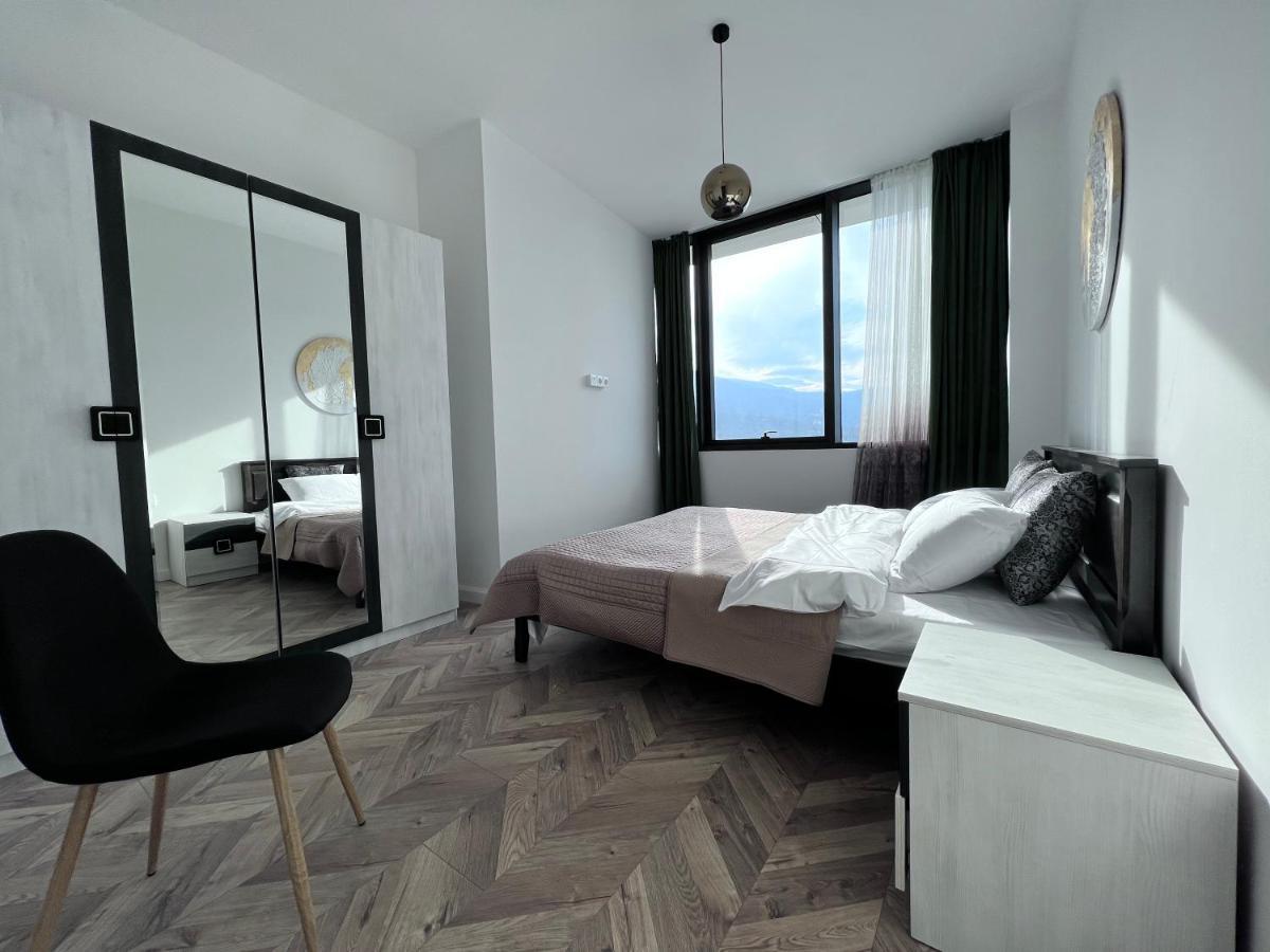 Apartment In Axis Towers, Tbilisi Business Center エクステリア 写真