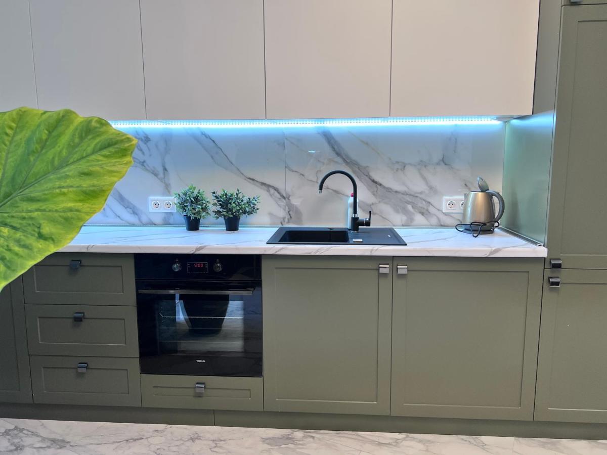 Apartment In Axis Towers, Tbilisi Business Center エクステリア 写真